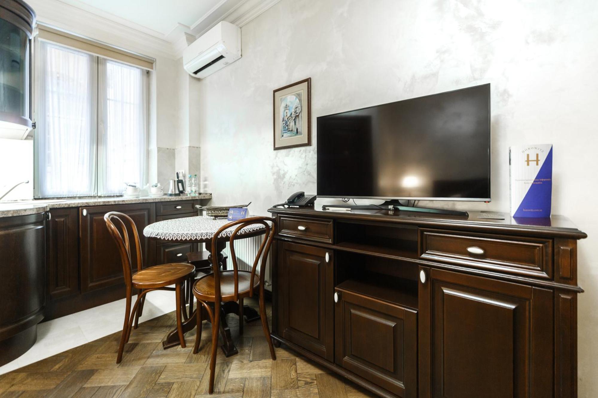 Apart-Hotel Horowitz Lviv Quarto foto